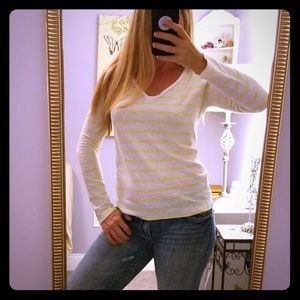 GAP striped vneck